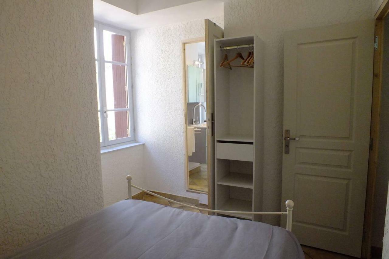 Appartements Coeur De Village Сен-Жан-дю-Брюэль Экстерьер фото